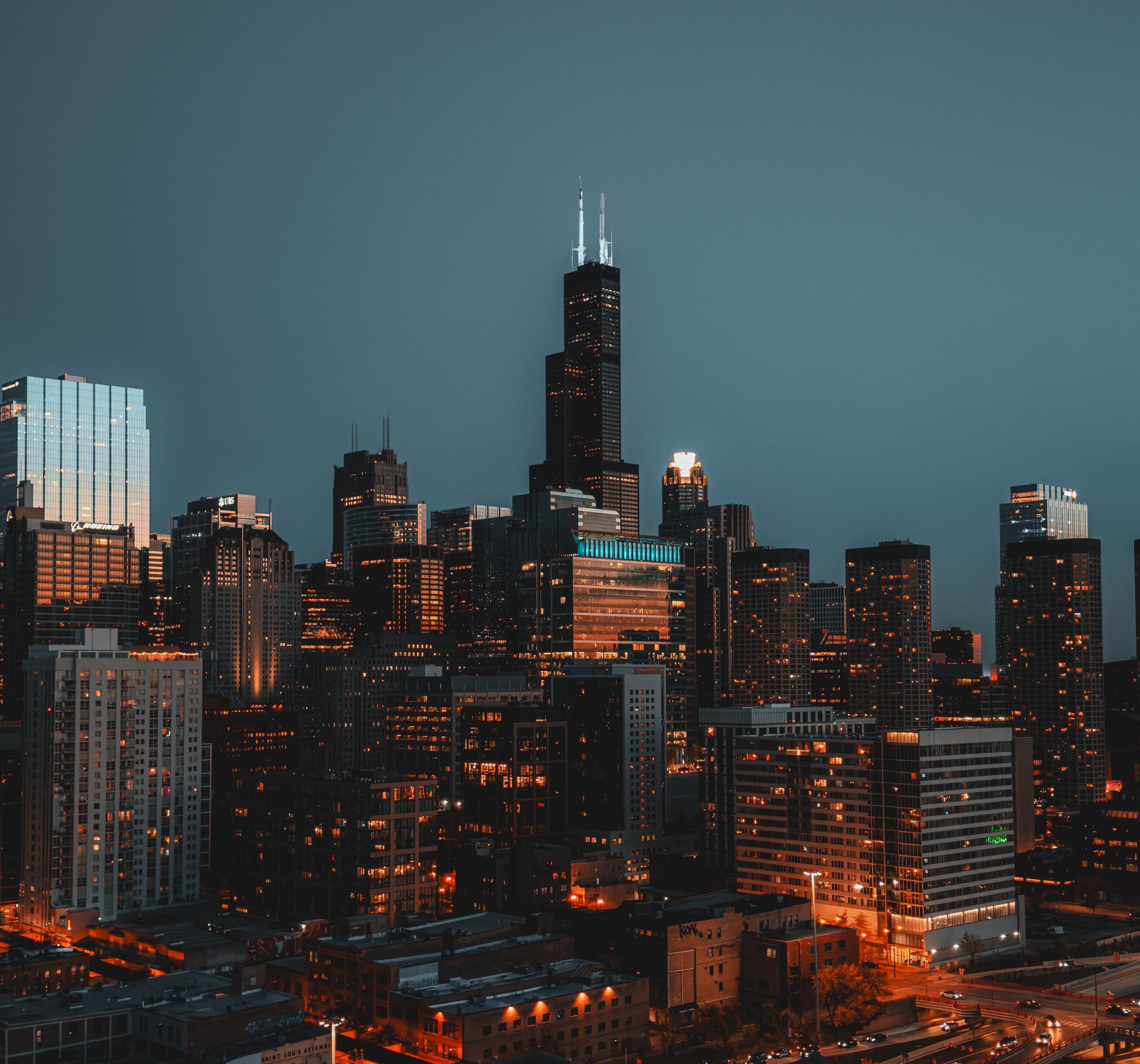Chicago skyline at twilight with Willis Tower